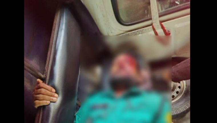 সিগন্যাল দেওয়ায় পুলিশকে মারধর মোটর সাইকেল আরোহীর